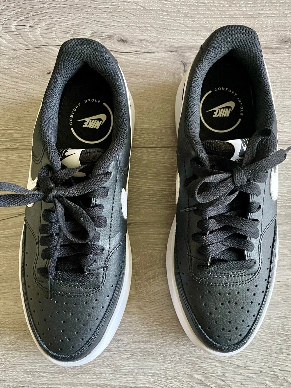 Nike women’s Court Vision Alta